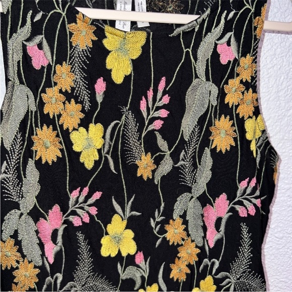 Anthropologie Meadow Rue black embroidered floral tank size L - Picture 9 of 9
